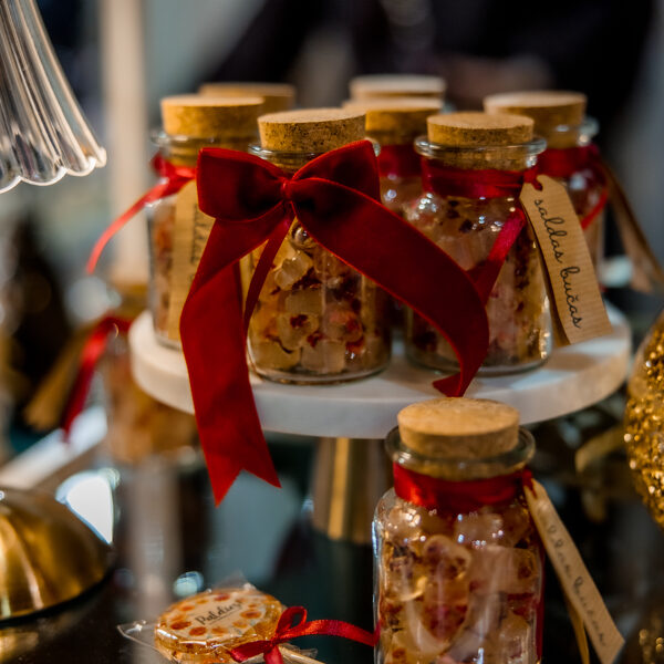 Ogu karameles burciņā